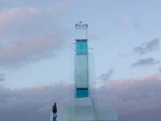 S_NU02_079